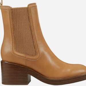 Bandolino Enisy Chelsea Boots- Natural Medium